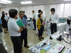 熊本県トラック協会で「安全環境製品展示会」開催