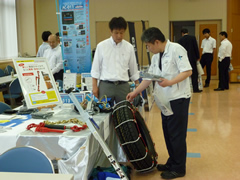 富山県トラック協会で「安全・環境対策製品」合同展示会開催